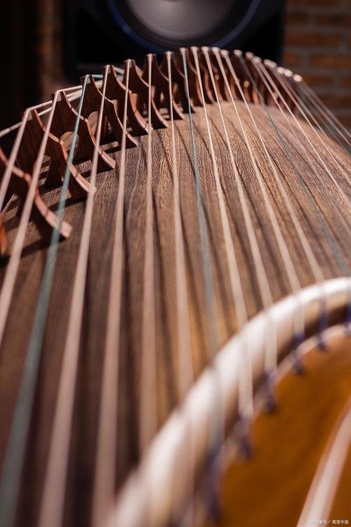 穿越千年的风雅,古筝轻吟,如梦似幻