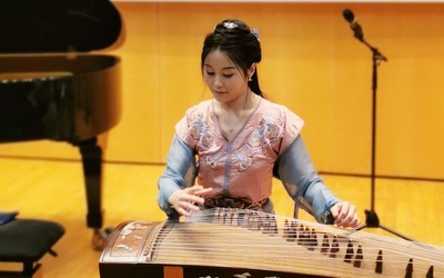 和法国观众分享中国名曲《鸿雁》(古筝、大提琴)